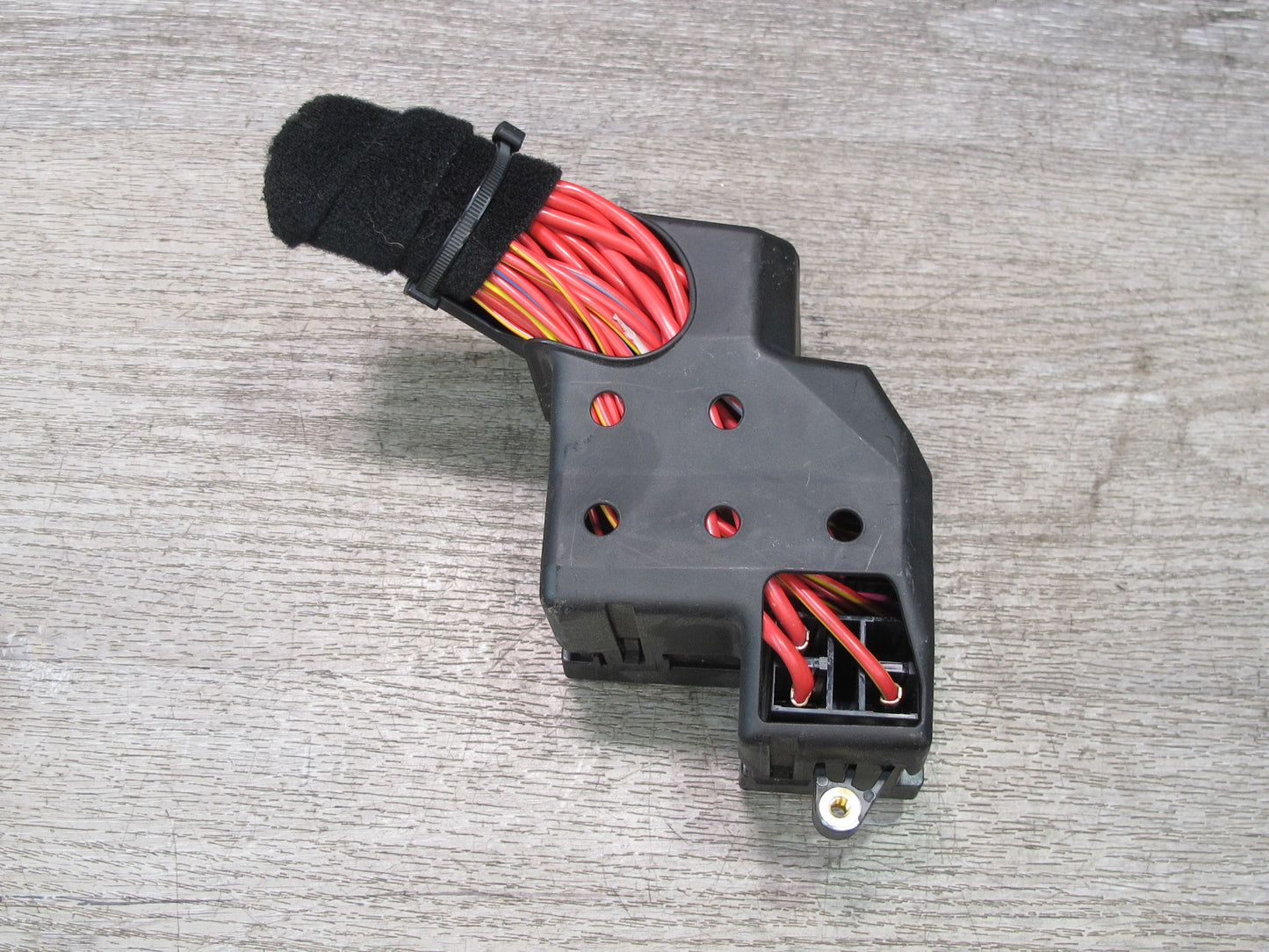 2008-2010 Porsche Cayenne 957 Dash Cabin Left Fuse Relay Box Module