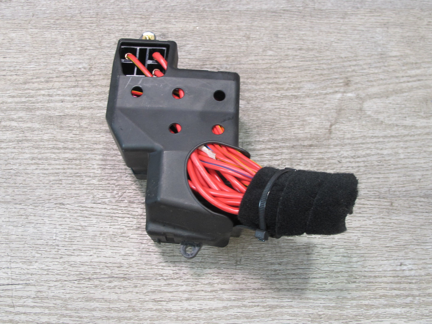 2008-2010 Porsche Cayenne 957 Dash Cabin Left Fuse Relay Box Module