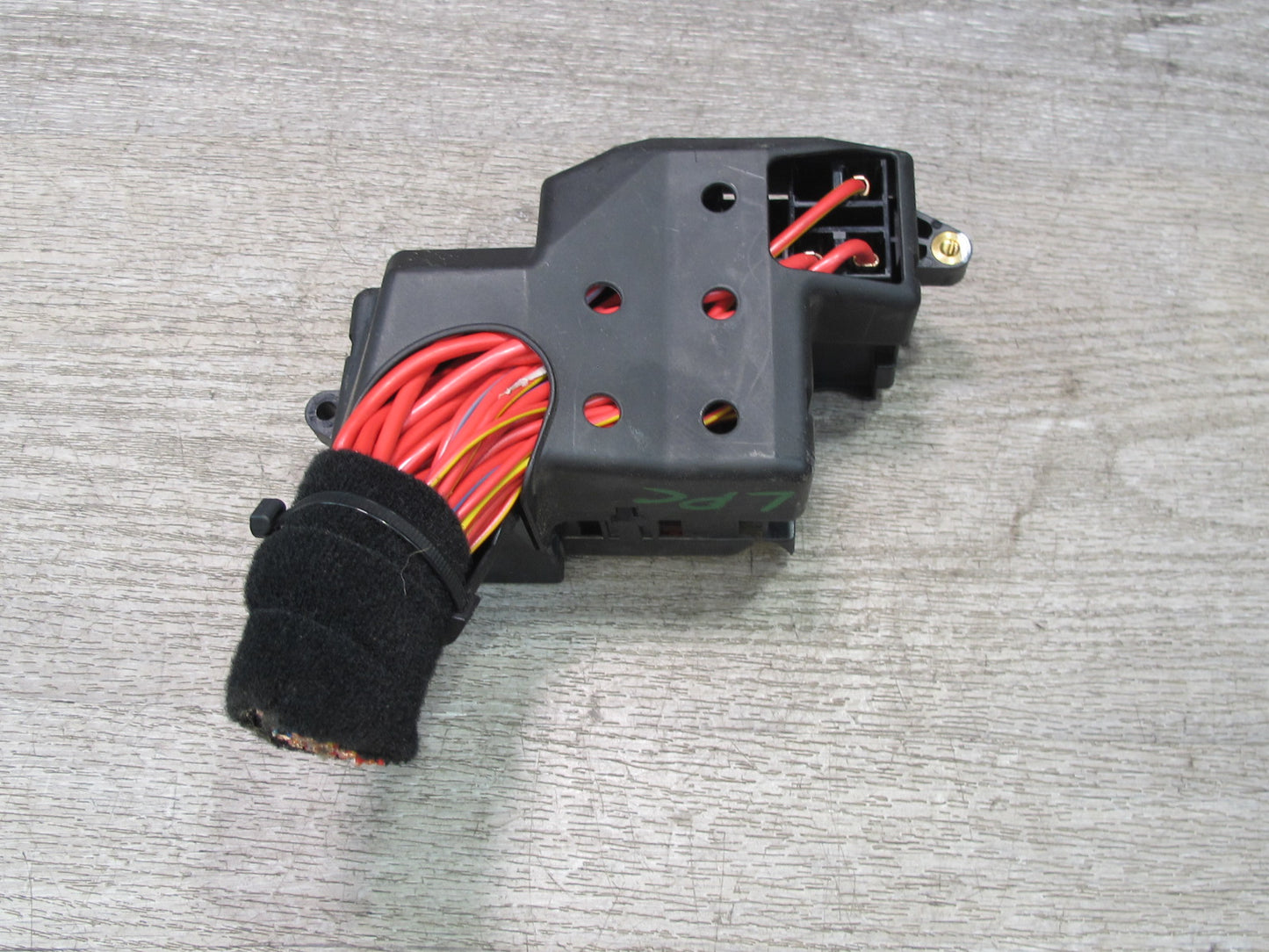 2008-2010 Porsche Cayenne 957 Dash Cabin Left Fuse Relay Box Module