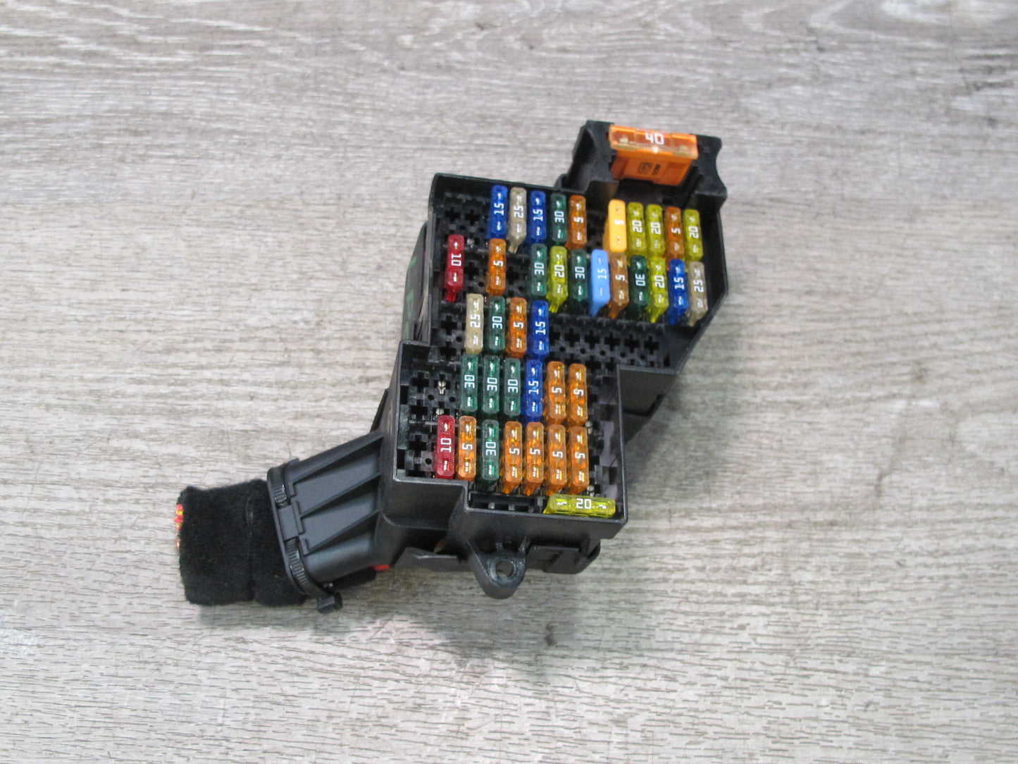 2008-2010 Porsche Cayenne 957 Dash Cabin Left Fuse Relay Box Module
