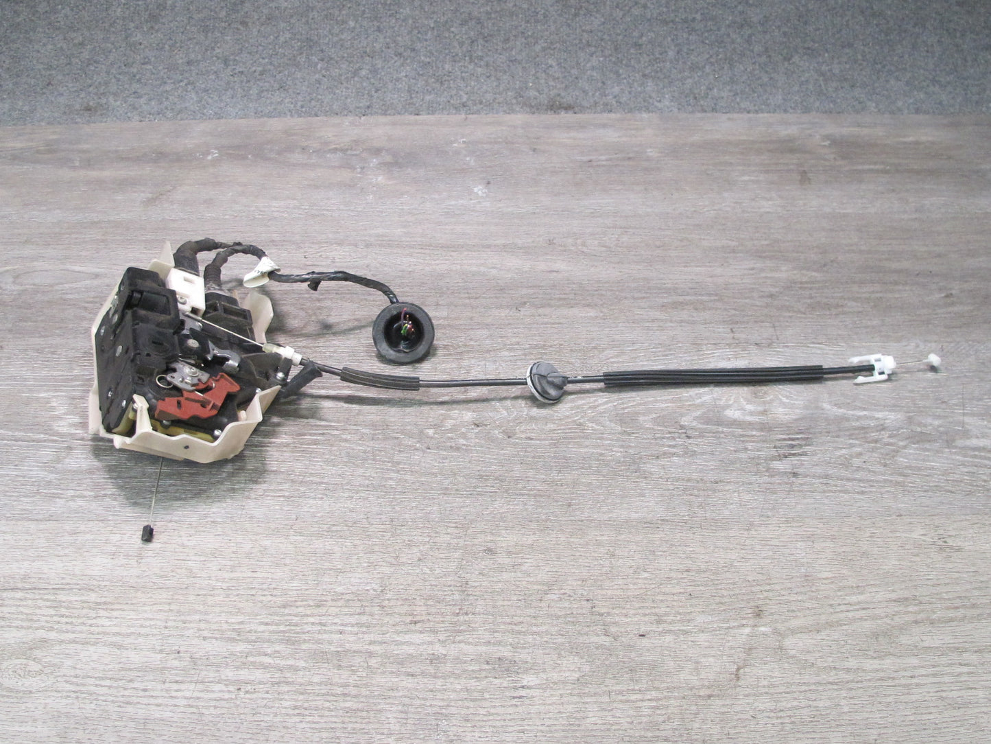 2003-2010 Porsche Cayenne 957 Rear Right Door Lock Latch Actuator