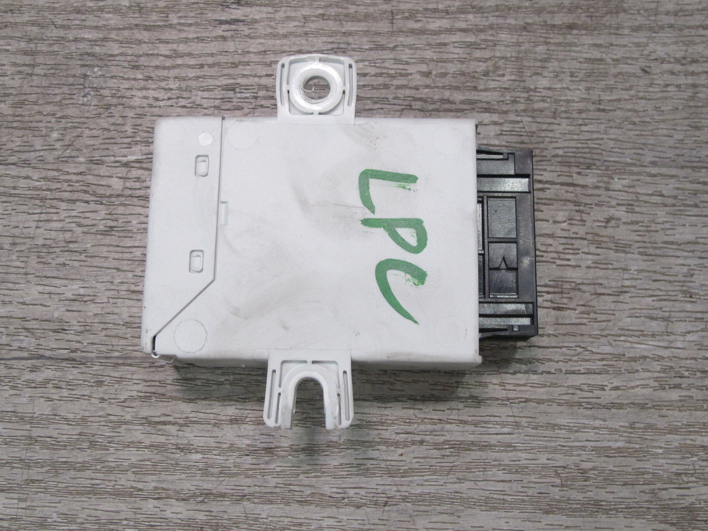 2008-2010 Porsche Cayenne 957 TPMS Tire Pressure Monitor Control Module