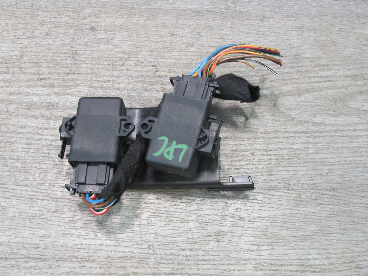 2003-2010 Porsche Cayenne 957 Heated Seat Control Module Set