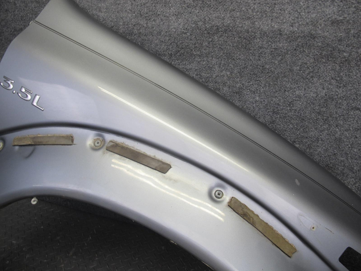 99-01 Isuzu Vehicross Front Right Fender Shell Panel Kaiser Silver Metallic OEM