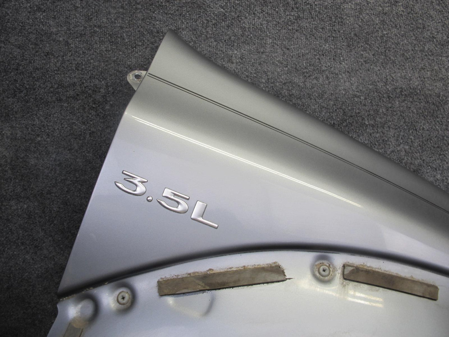 99-01 Isuzu Vehicross Front Right Fender Shell Panel Kaiser Silver Metallic OEM