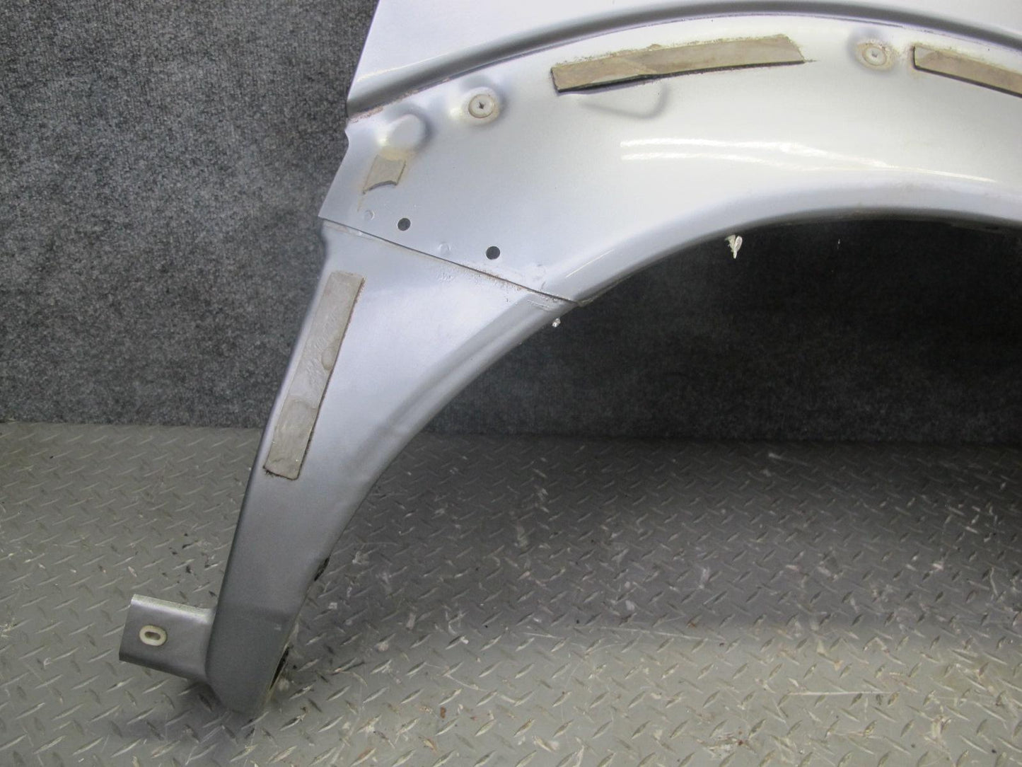 99-01 Isuzu Vehicross Front Right Fender Shell Panel Kaiser Silver Metallic OEM