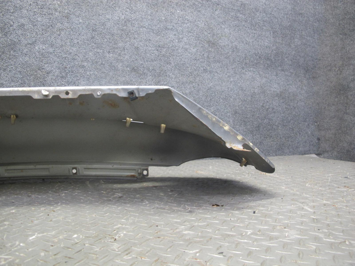 99-01 Isuzu Vehicross Front Right Fender Shell Panel Kaiser Silver Metallic OEM