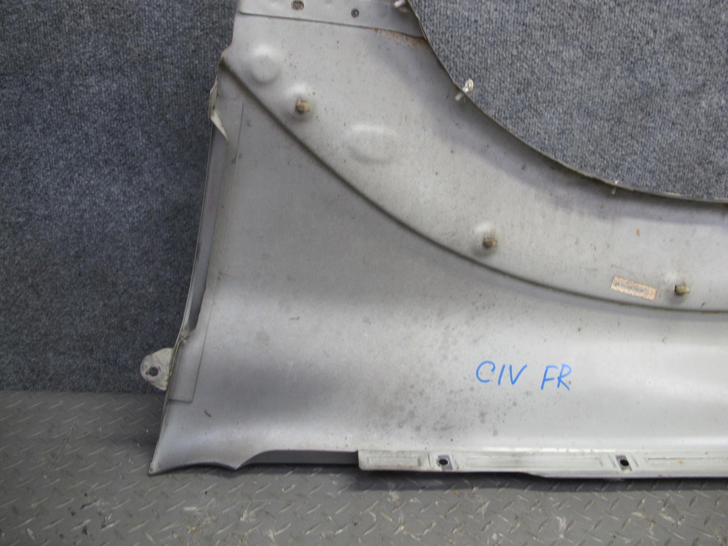 99-01 Isuzu Vehicross Front Right Fender Shell Panel Kaiser Silver Metallic OEM