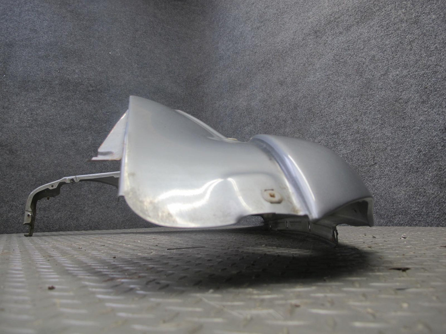99-01 Isuzu Vehicross Front Right Fender Shell Panel Kaiser Silver Metallic OEM