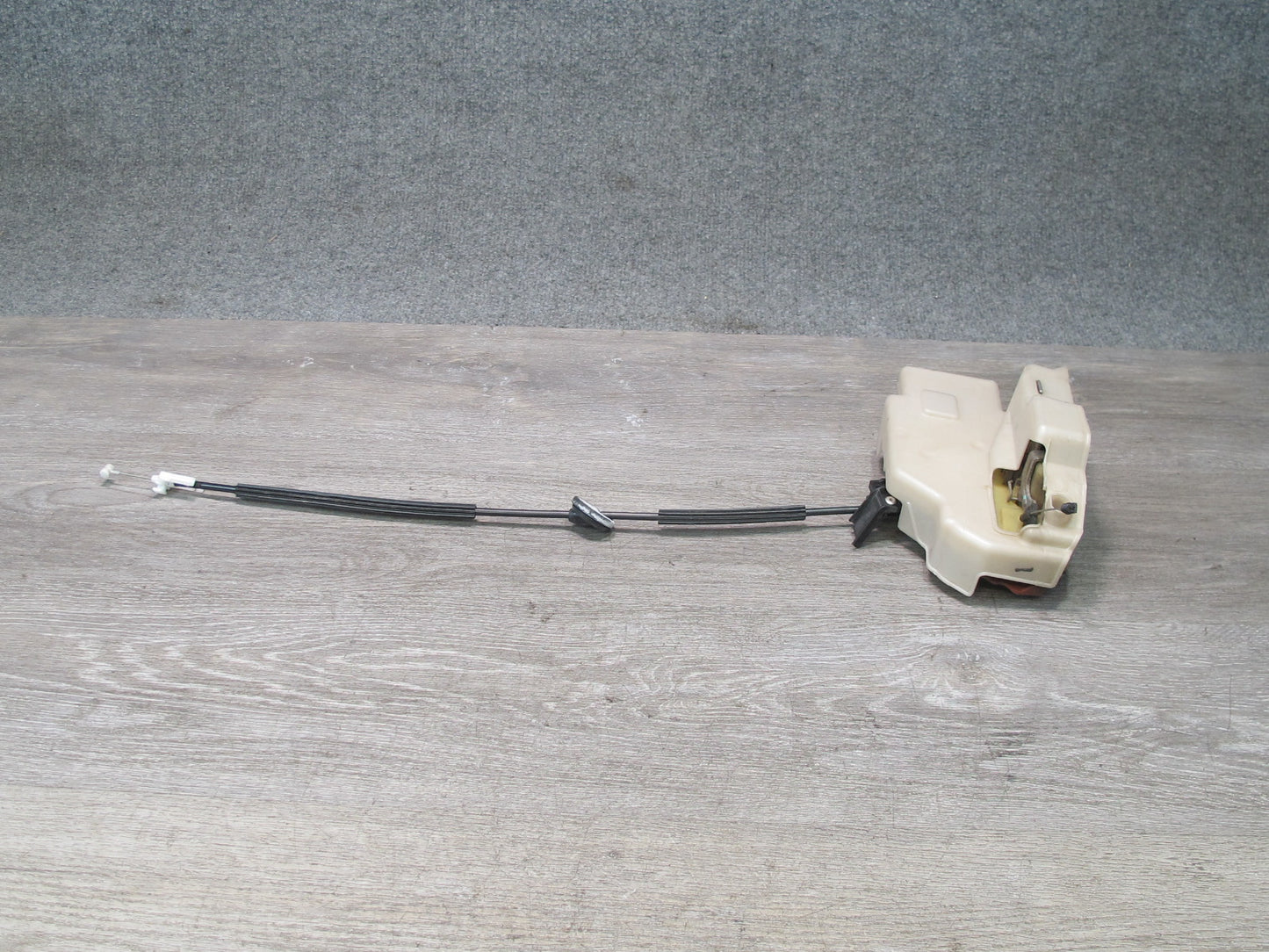 2003-2010 Porsche Cayenne 957 Front Right Door Lock Latch Actuator