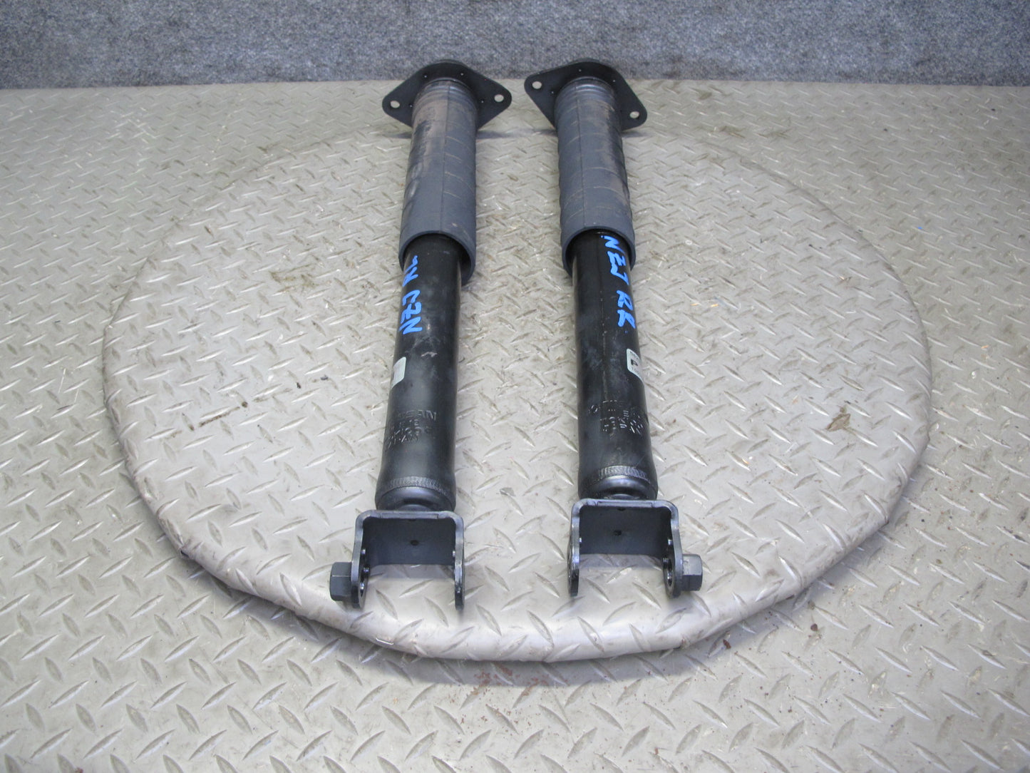 09-14 Nissan Z34 370Z Rear Left & Right Suspension Strut Shock Absorber Set OEM