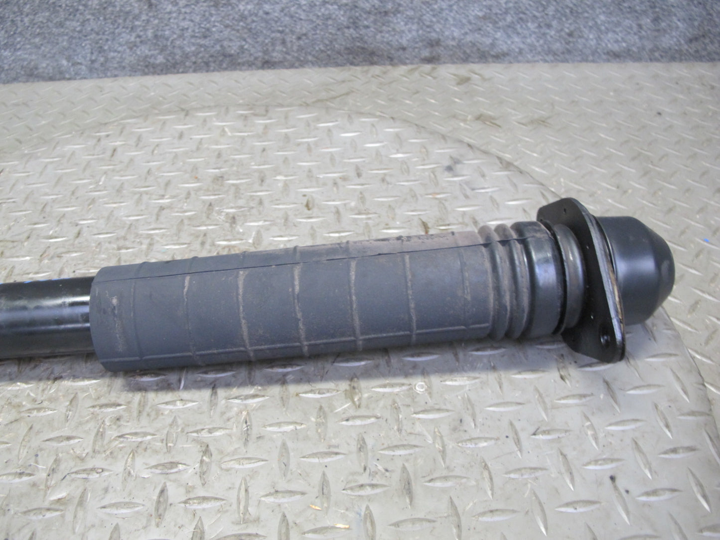 09-14 Nissan Z34 370Z Rear Left & Right Suspension Strut Shock Absorber Set OEM