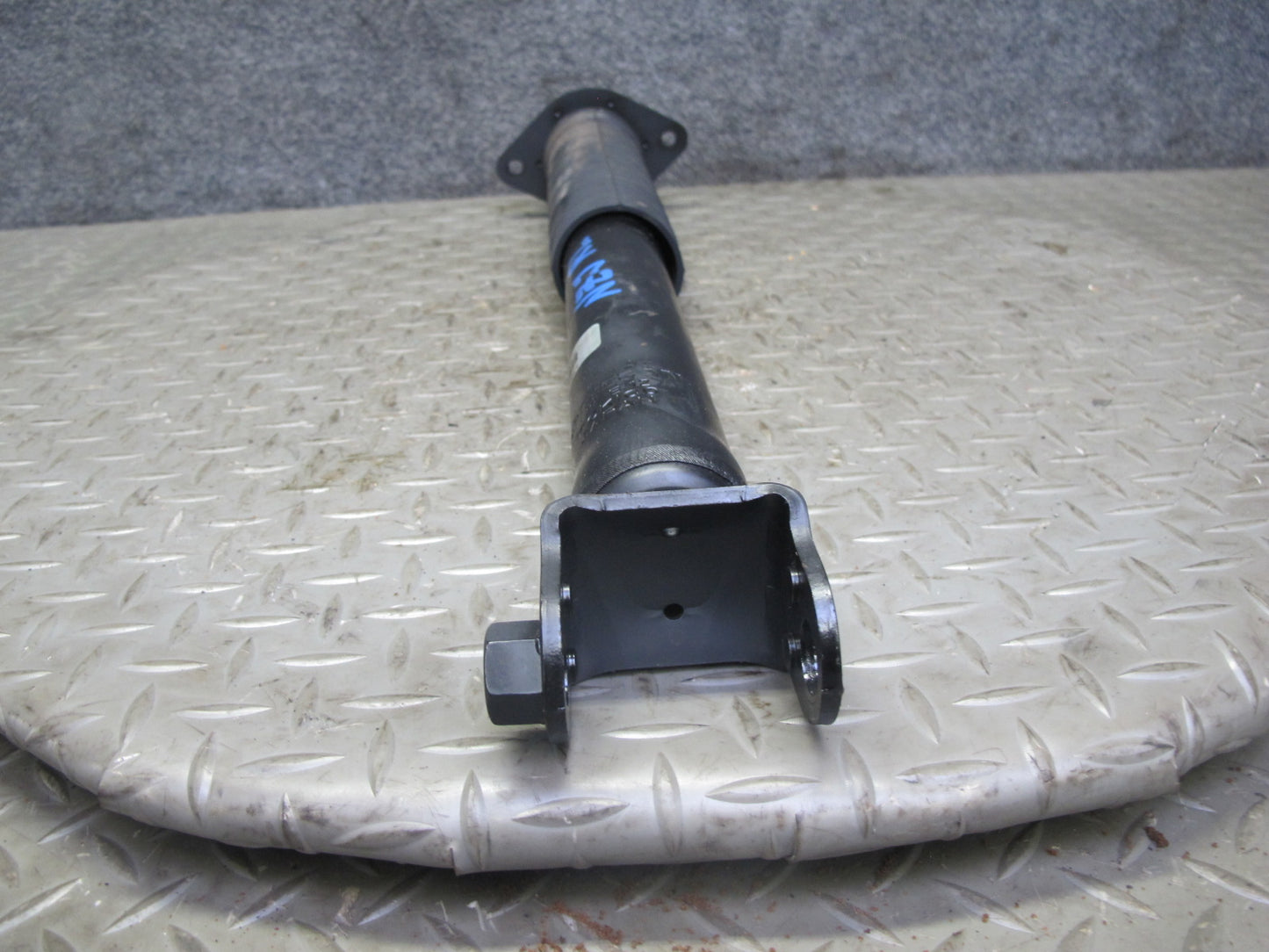 09-14 Nissan Z34 370Z Rear Left & Right Suspension Strut Shock Absorber Set OEM