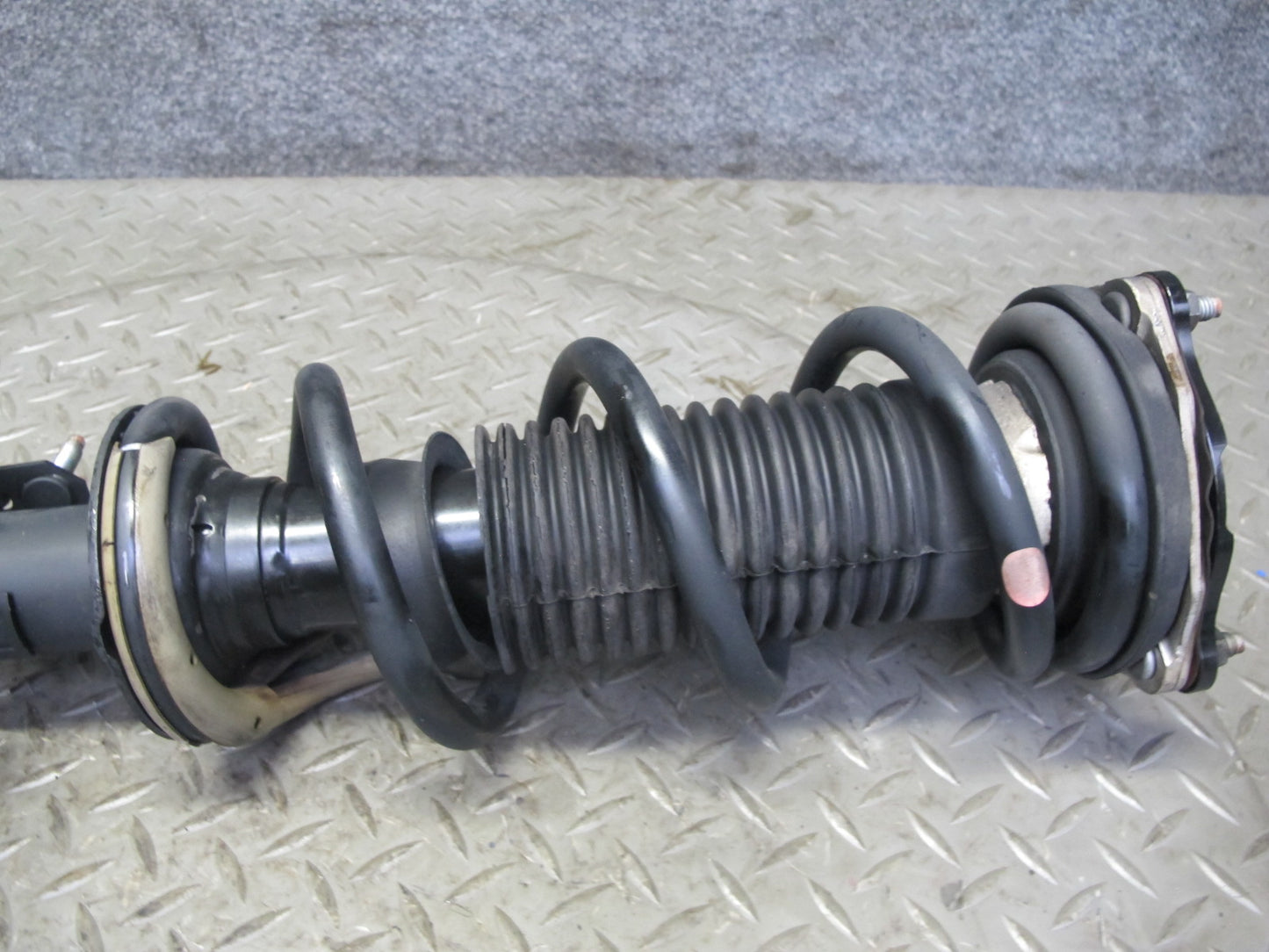 09-14 Nissan Z34 370Z Front Left & Right Suspension Strut Shock Absorber Set OEM