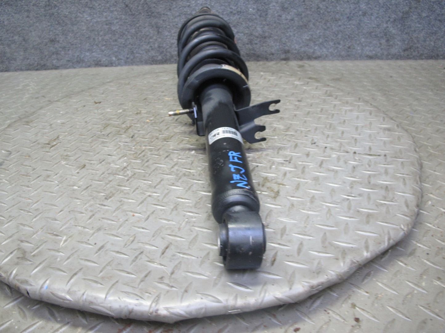 09-14 Nissan Z34 370Z Front Left & Right Suspension Strut Shock Absorber Set OEM