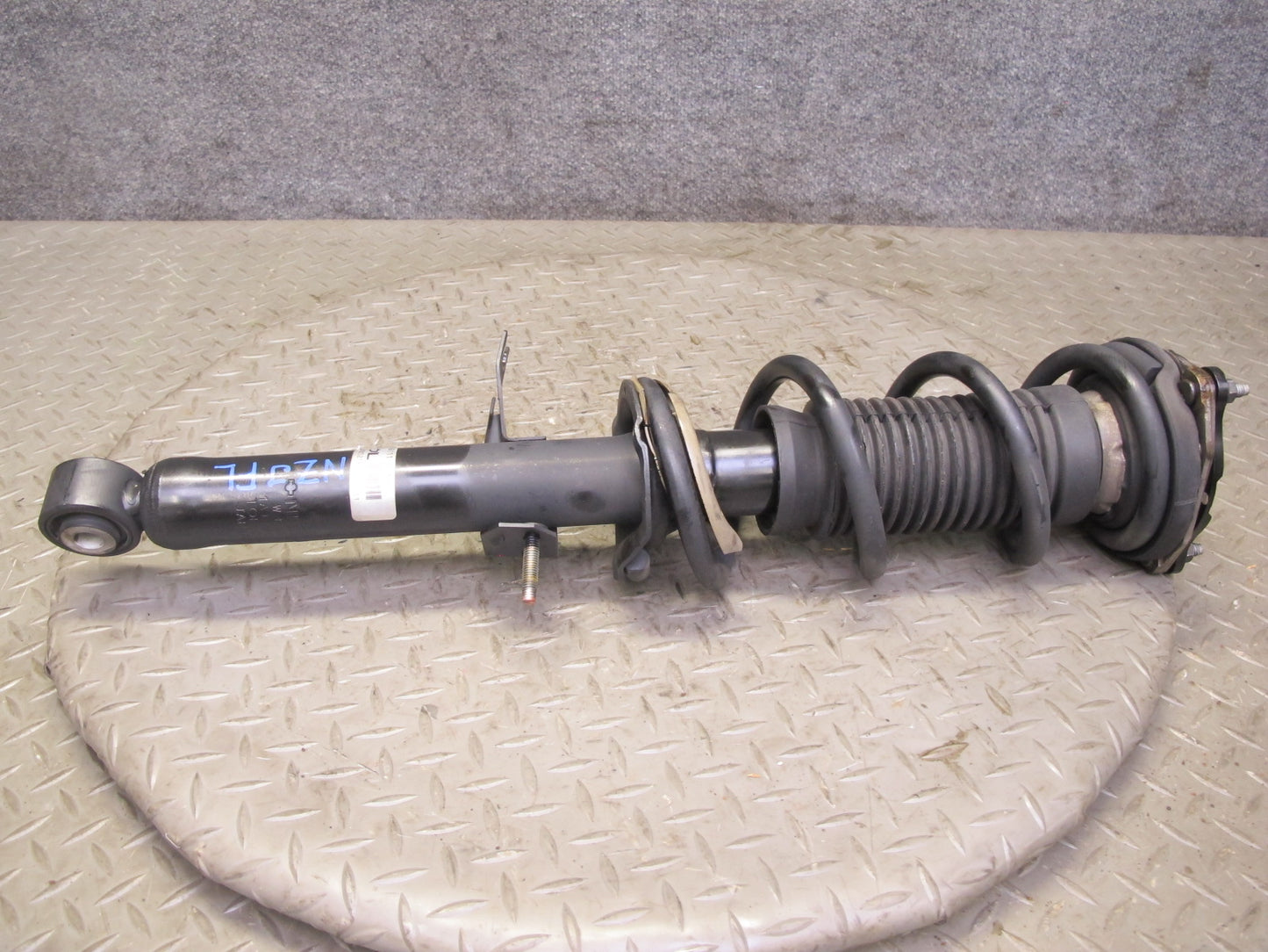 09-14 Nissan Z34 370Z Front Left & Right Suspension Strut Shock Absorber Set OEM