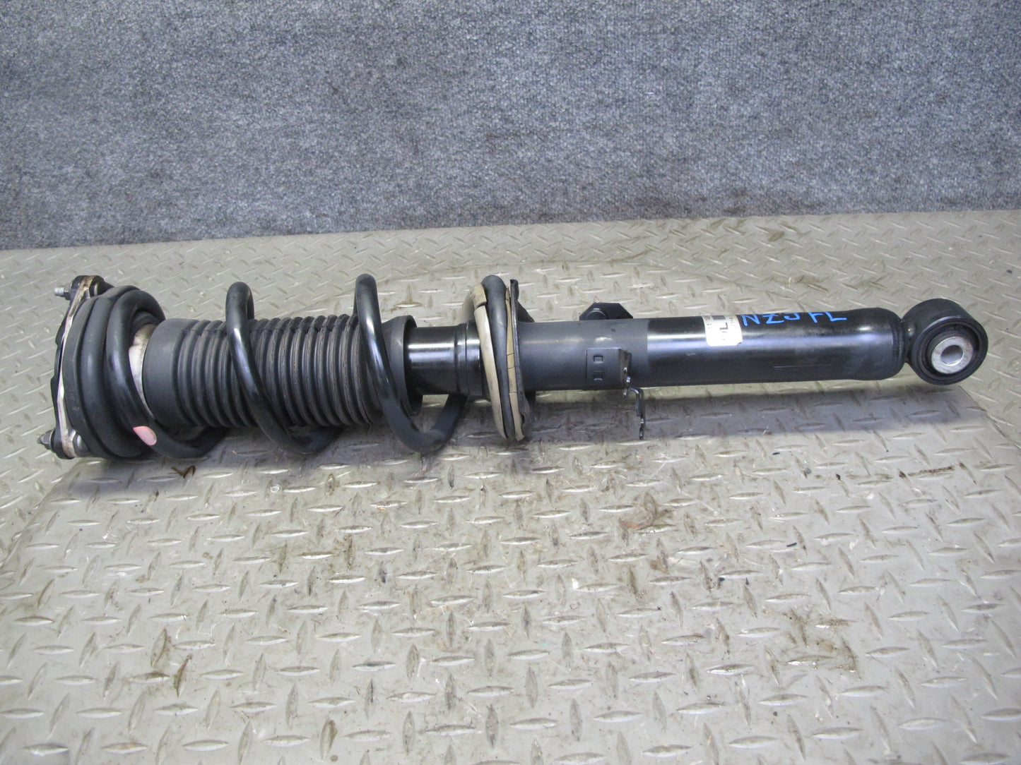 09-14 Nissan Z34 370Z Front Left & Right Suspension Strut Shock Absorber Set OEM