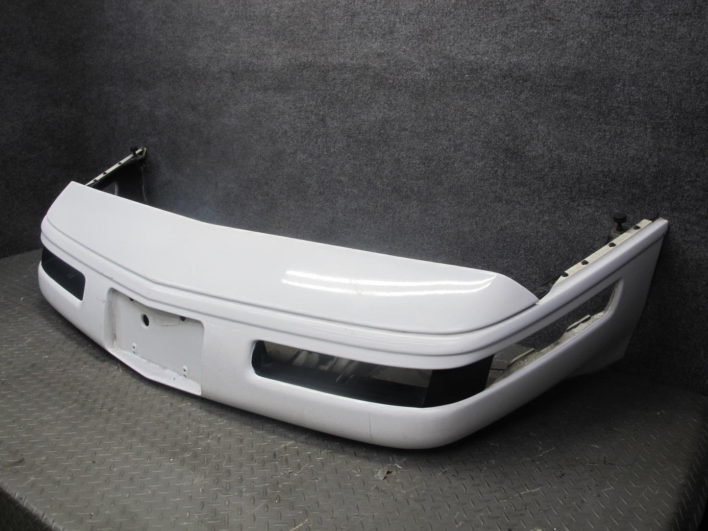 91-96 Chevrolet Corvette C4 Front Bumper Cover Artic White OEM