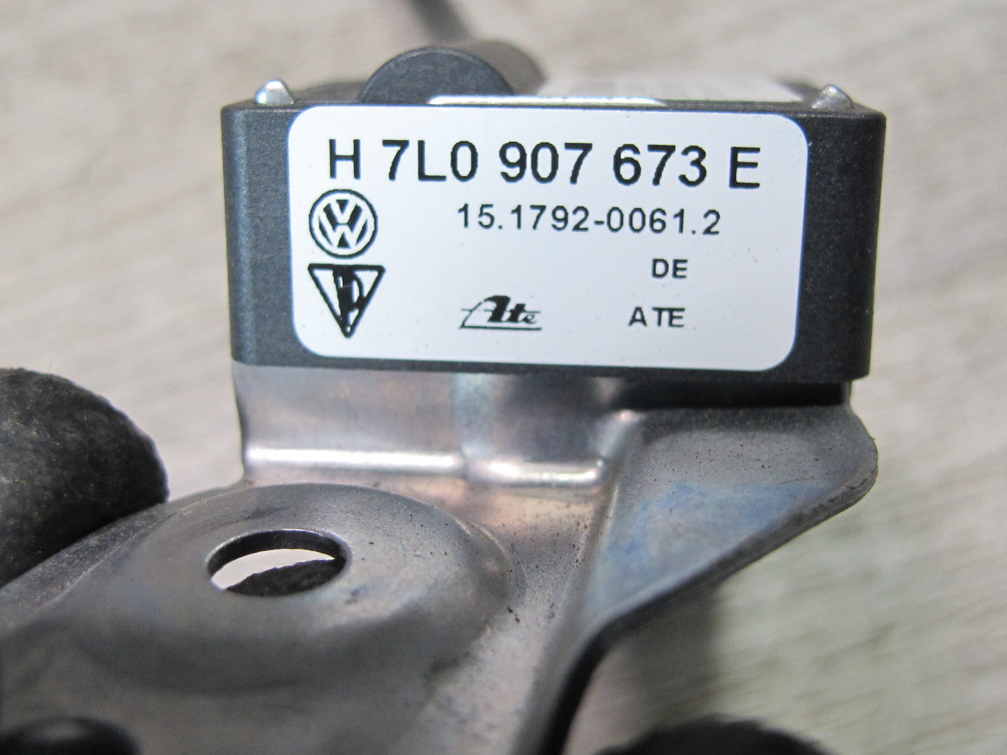 2008-2010 Porsche Cayenne 957 Rear Acceleration Sensor 7L0907673E