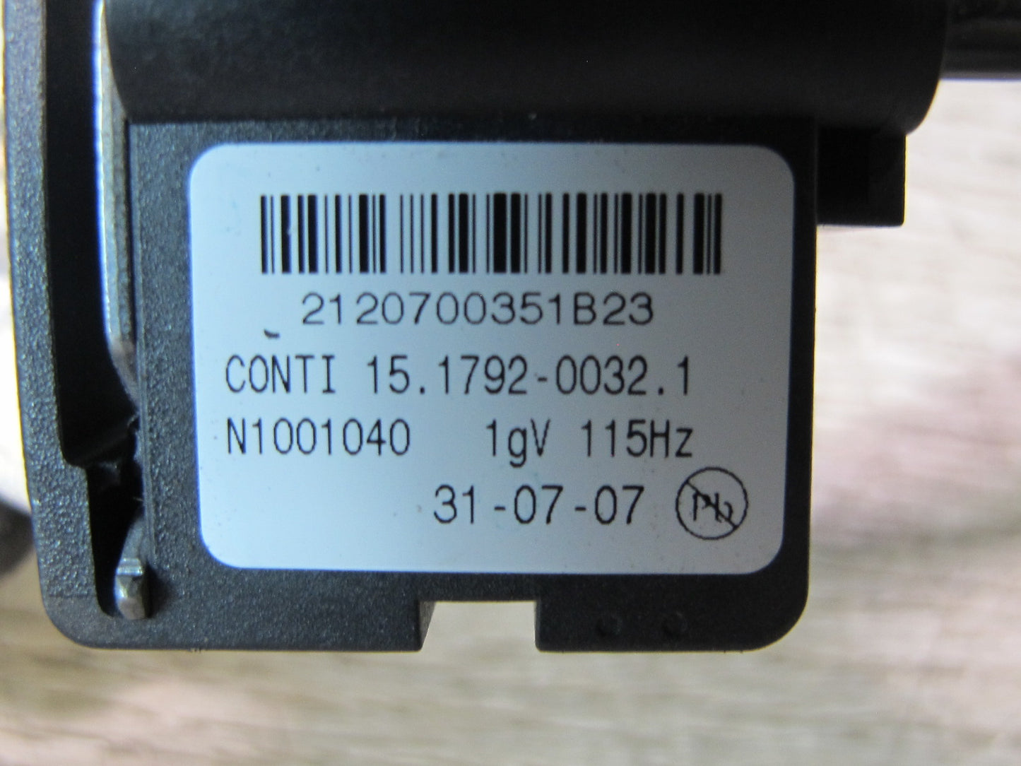 2008-2010 Porsche Cayenne 957 Rear Acceleration Sensor 7L0907673E