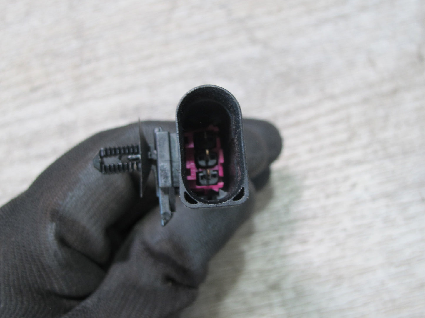 2008-2010 Porsche Cayenne 957 Rear Acceleration Sensor 7L0907673E