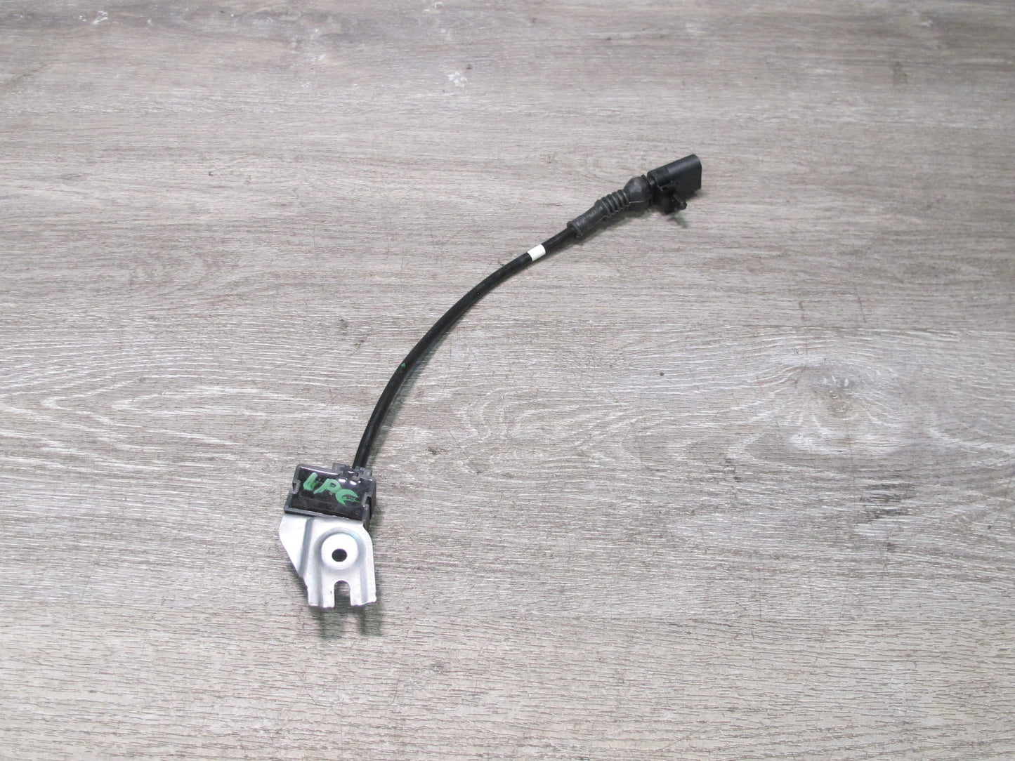 2008-2010 Porsche Cayenne 957 Rear Acceleration Sensor 7L0907673E