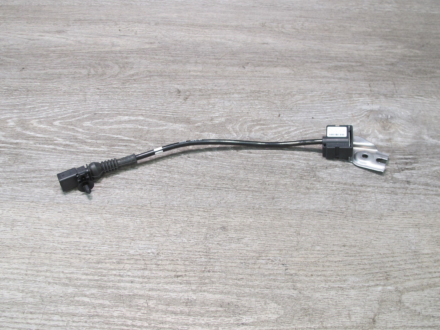 2008-2010 Porsche Cayenne 957 Rear Acceleration Sensor 7L0907673E