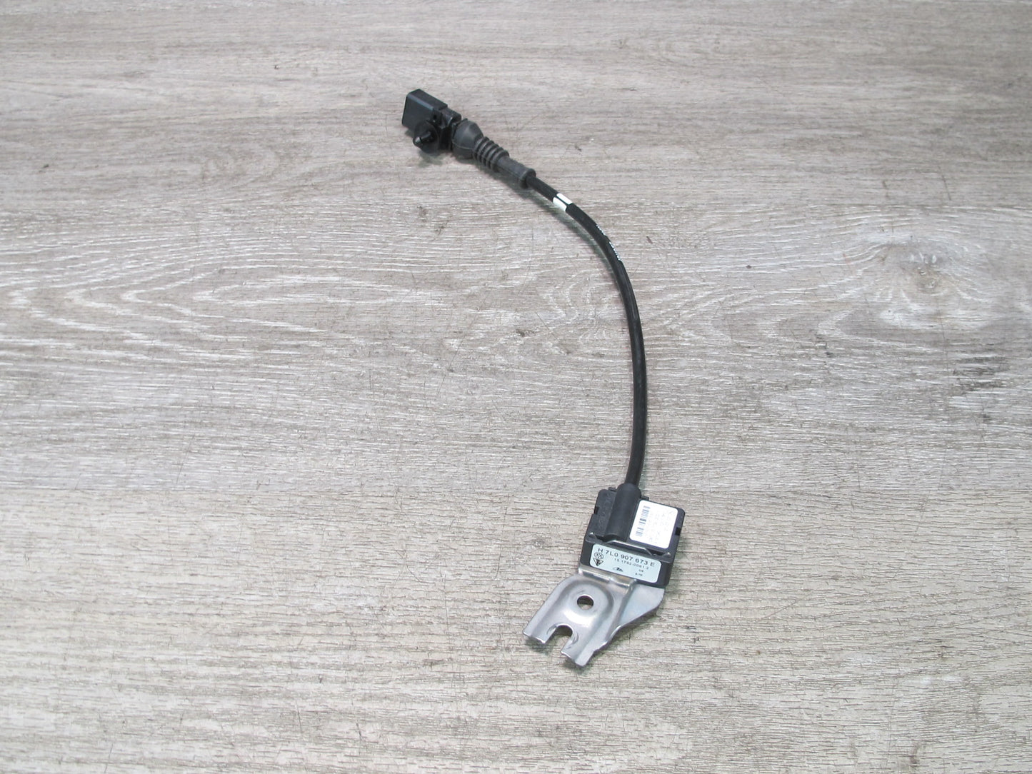 2008-2010 Porsche Cayenne 957 Rear Acceleration Sensor 7L0907673E