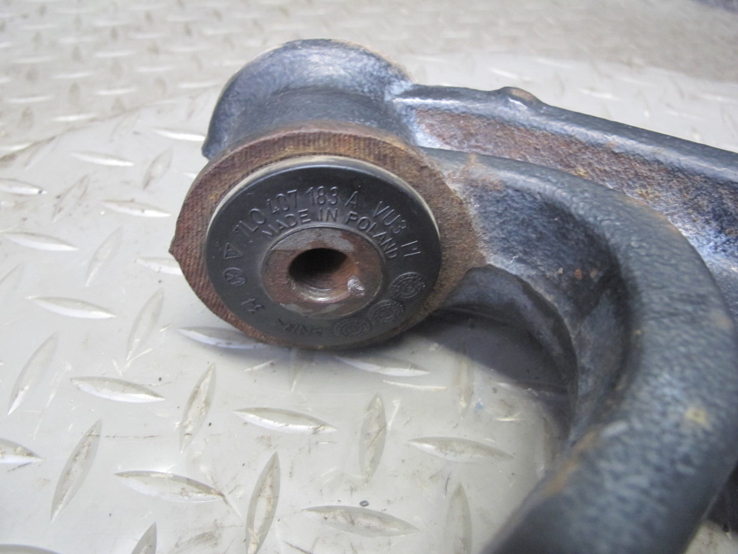 2008-2010 Porsche Cayenne 957 Front Left Suspension Lower Control Arm 7L0407153C