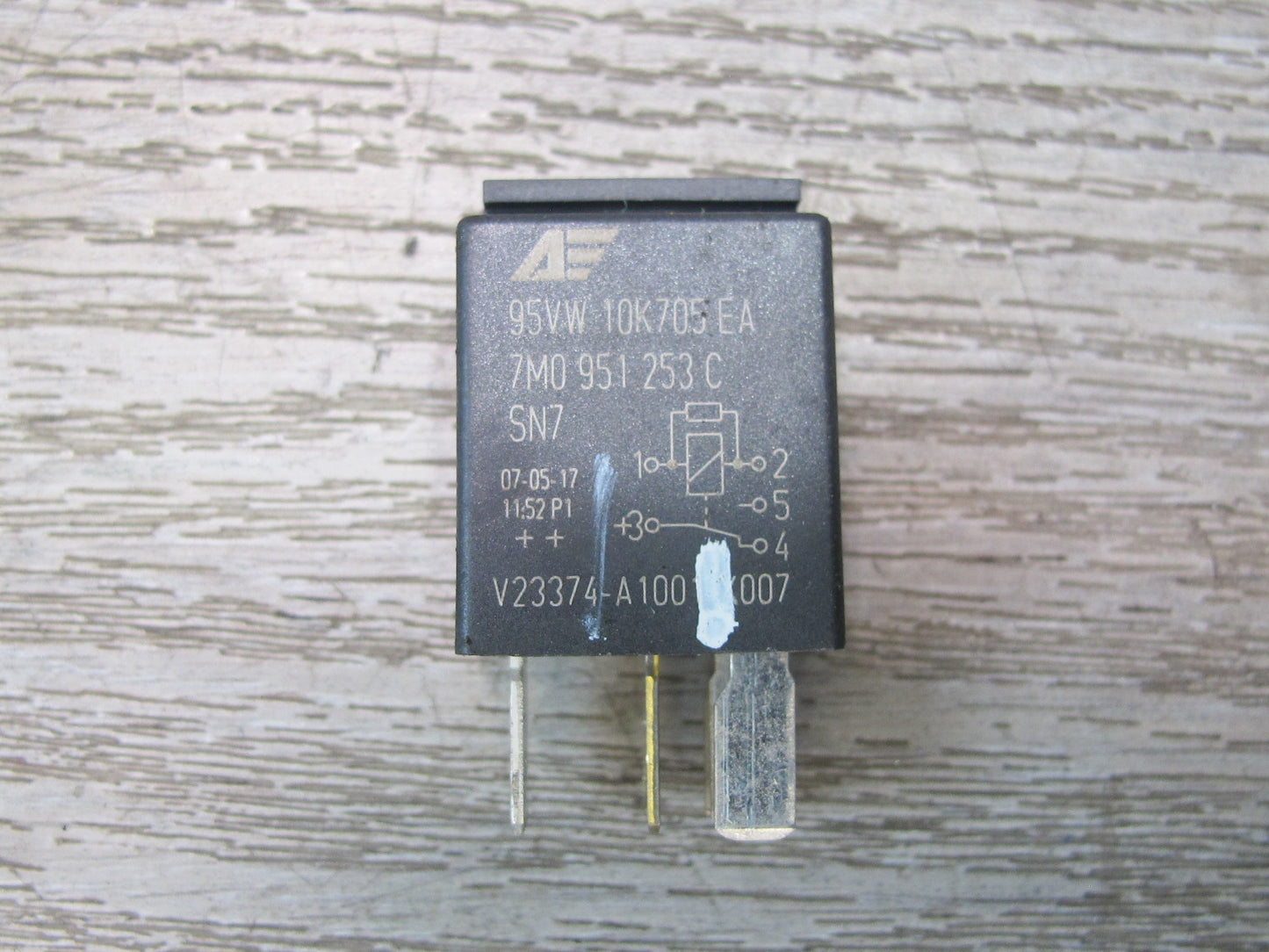 2008-2010 Porsche Cayenne 957 Servotronic Multi Purpose Relay Set of 7