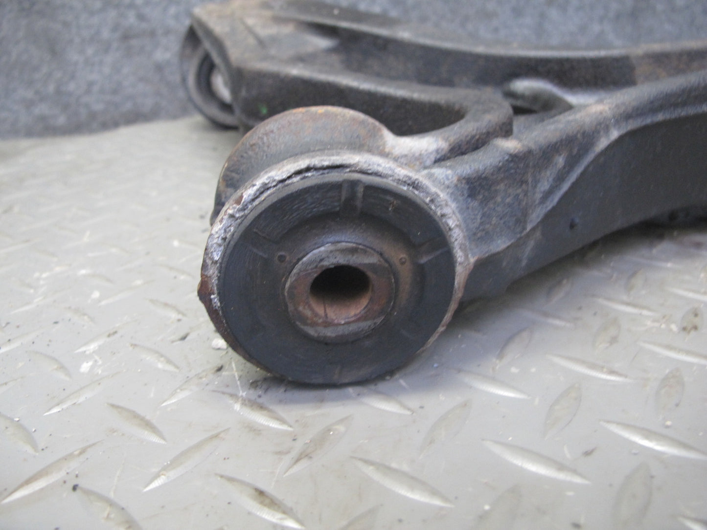 08-10 Porsche Cayenne 957 Front Right Suspension Lower Control Arm 7L0407154C