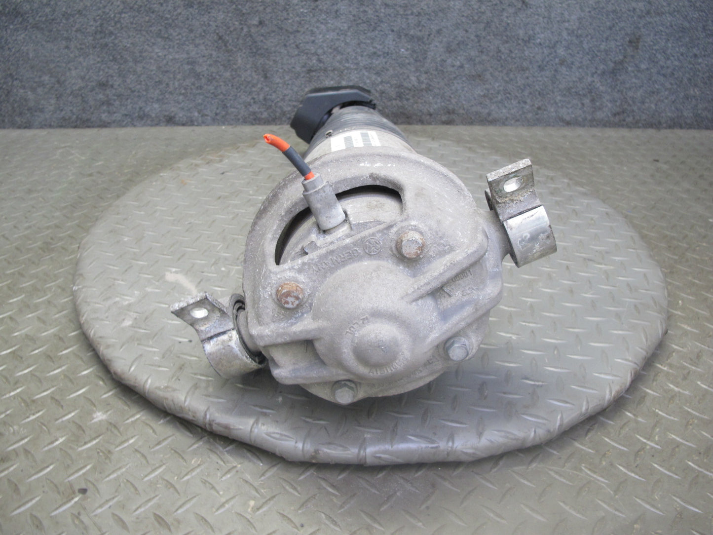 2008-2010 Porsche Cayenne 957 Rear Left Air Spring Strut Shock Absorber