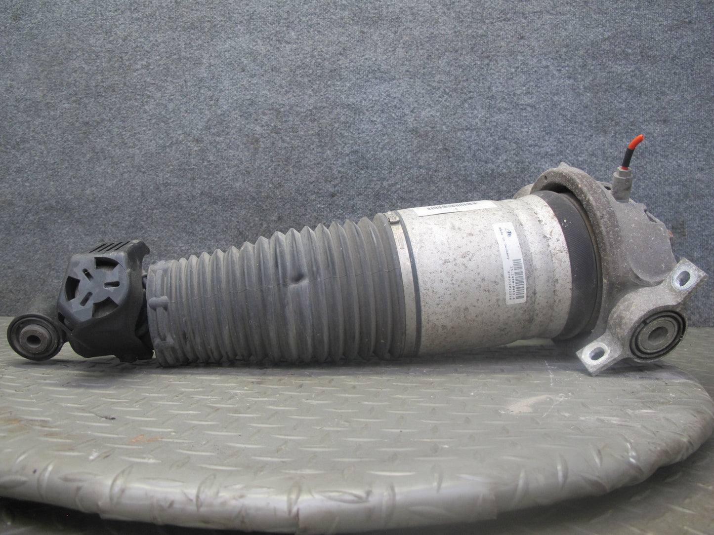 2008-2010 Porsche Cayenne 957 Rear Left Air Spring Strut Shock Absorber