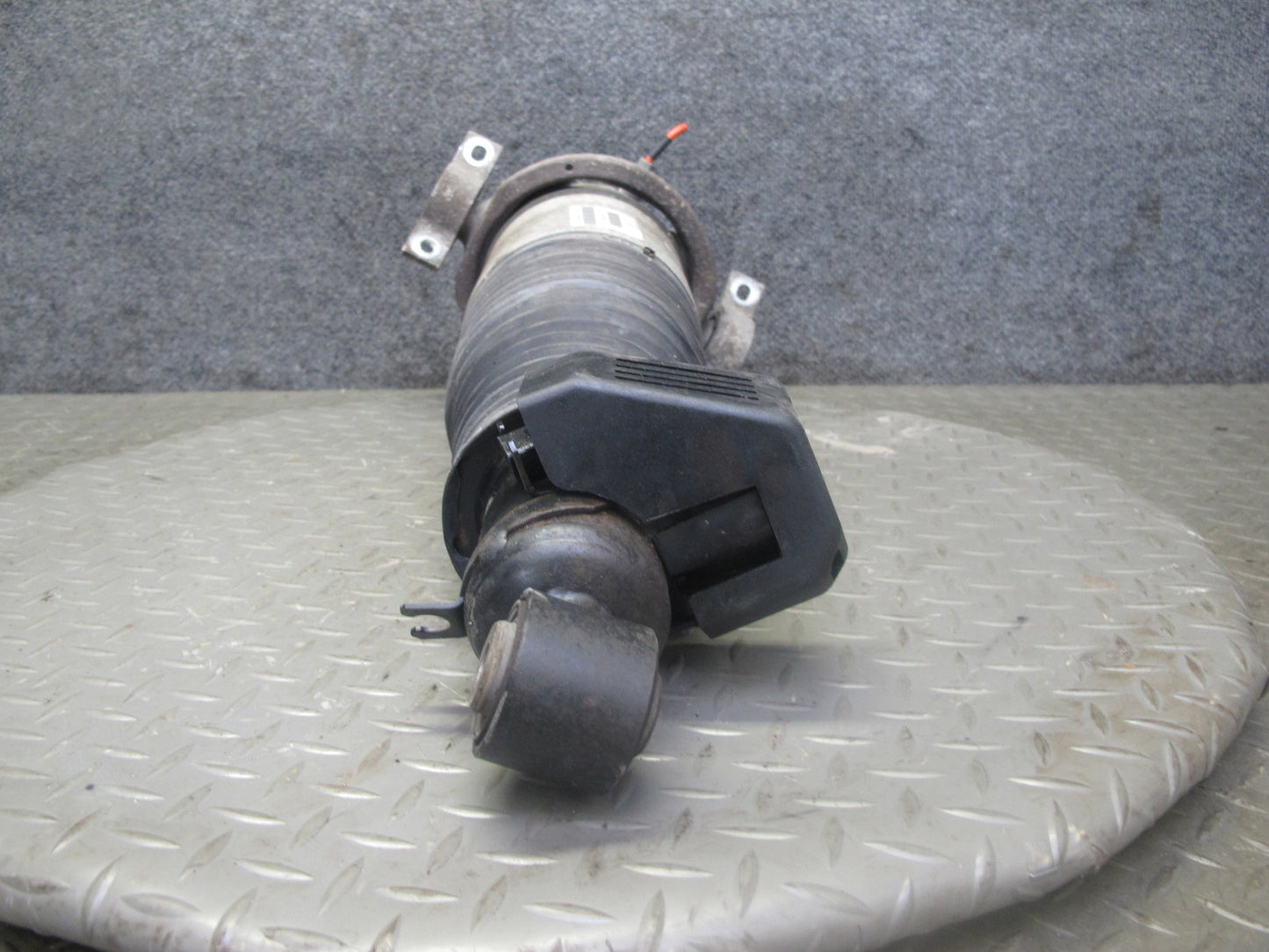2008-2010 Porsche Cayenne 957 Rear Left Air Spring Strut Shock Absorber