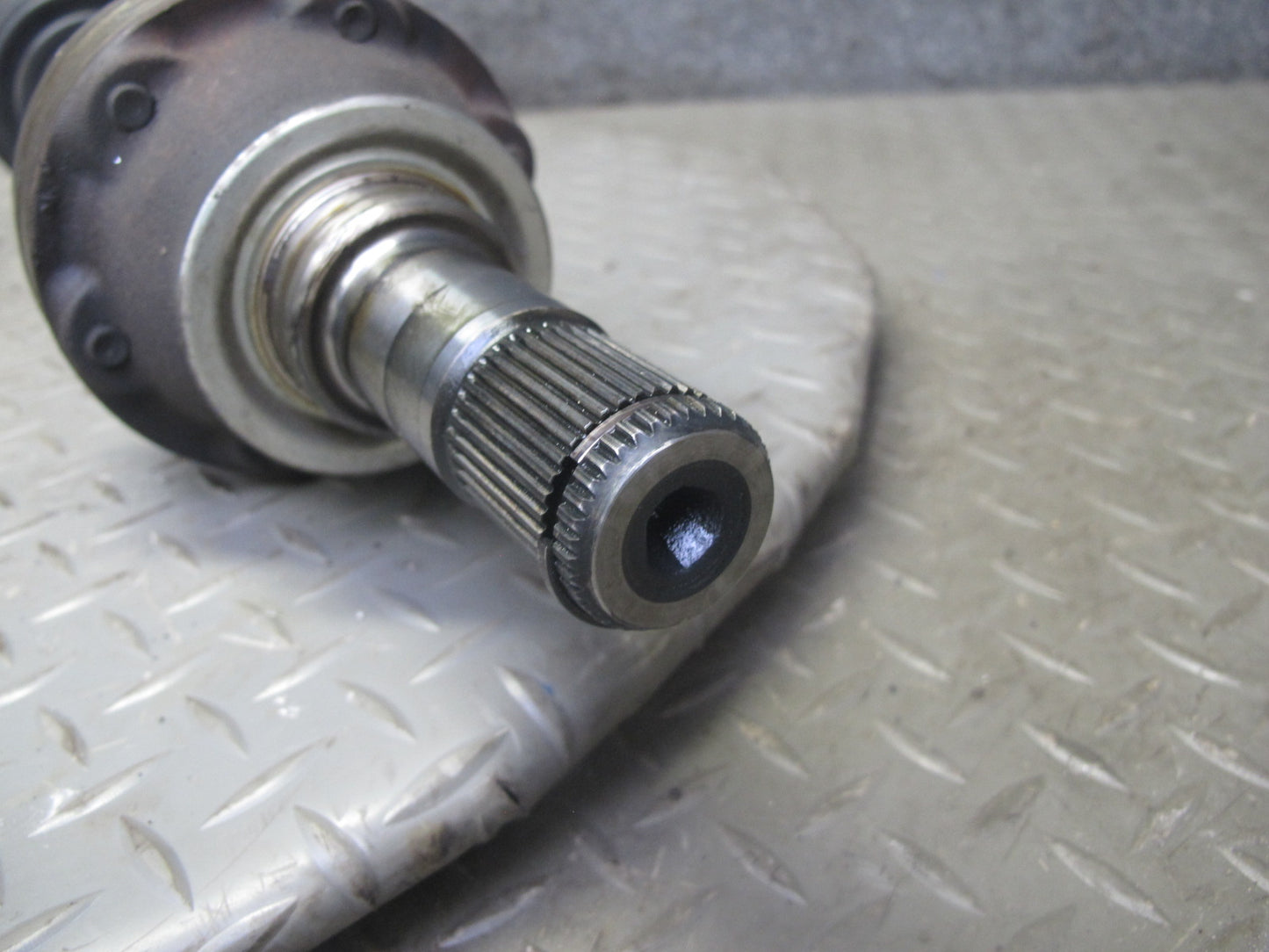 2008-2010 Porsche Cayenne 957 AWD Turbo Front Right Suspension Axle Shaft