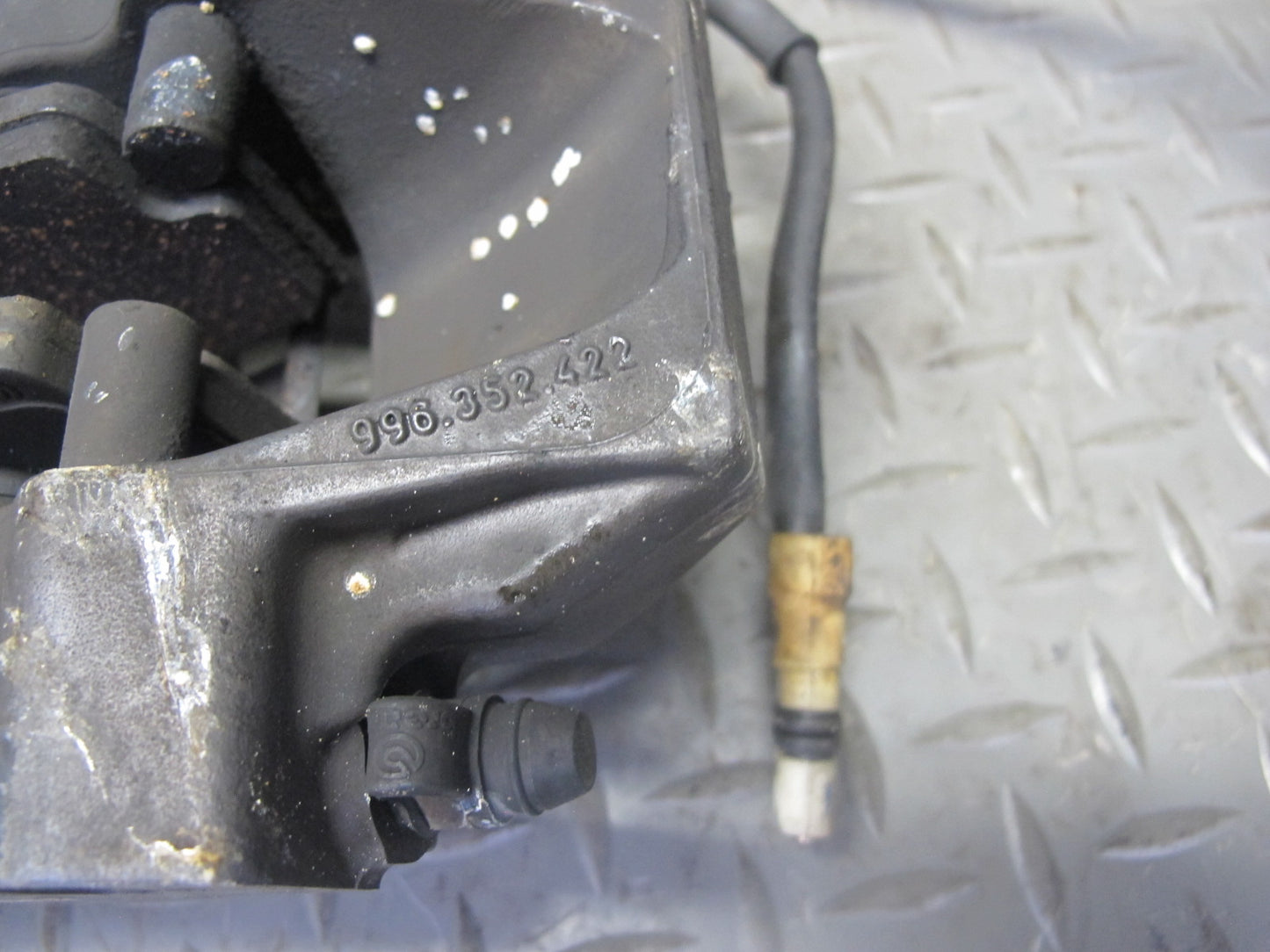 1997-2004 Porsche Boxster 986 Rear Left & Right Side Brembo Brake Caliper Set