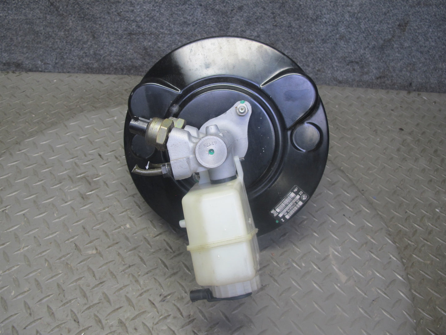 01-06 BMW E46 3-SERIES Brake Master Cylinder Booster Fluid Reservoir OEM