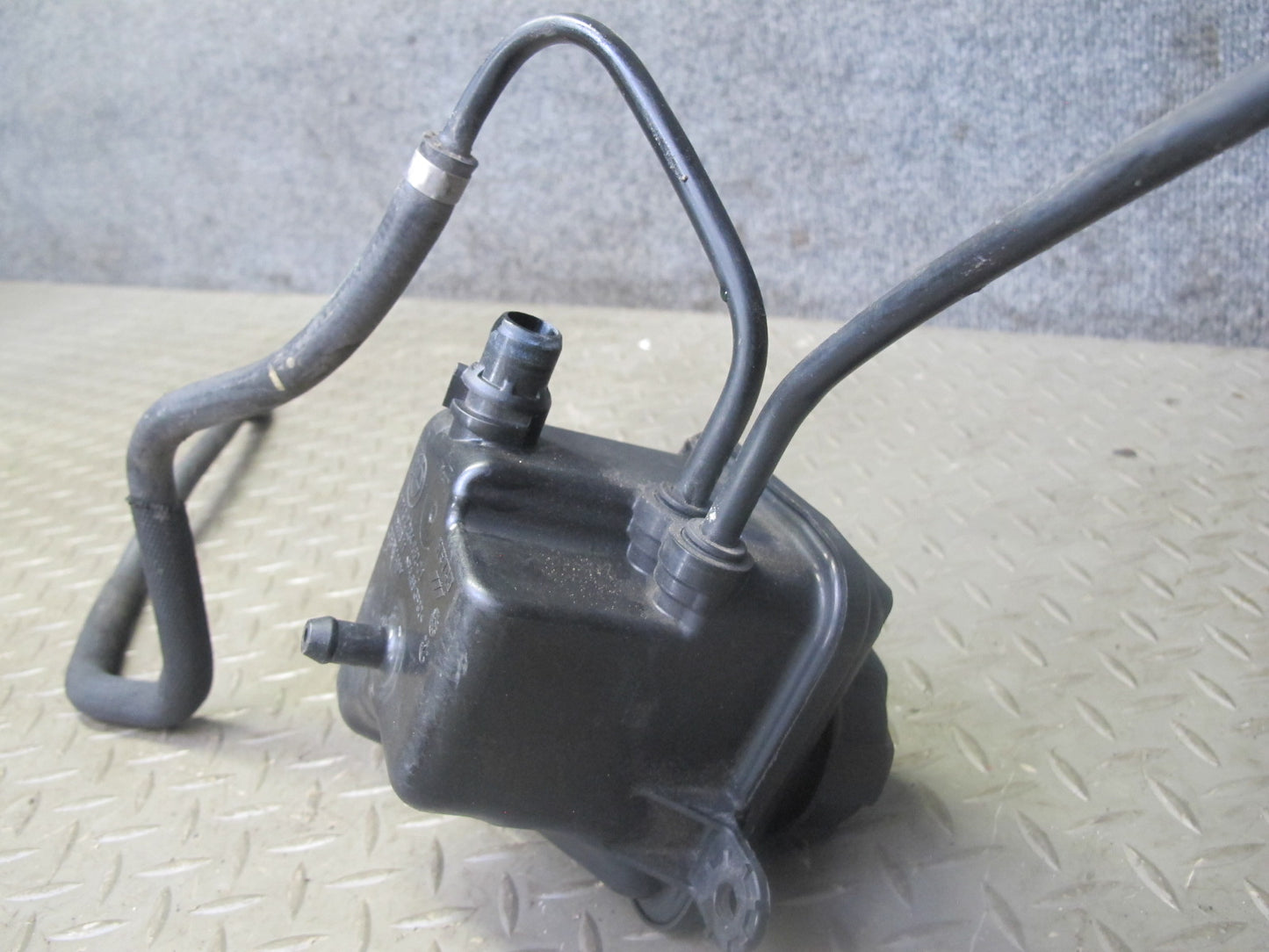 2014-2018 BMW F15 X5 Engine Coolant  Expansion Overflow Reservoir Tank 2284880