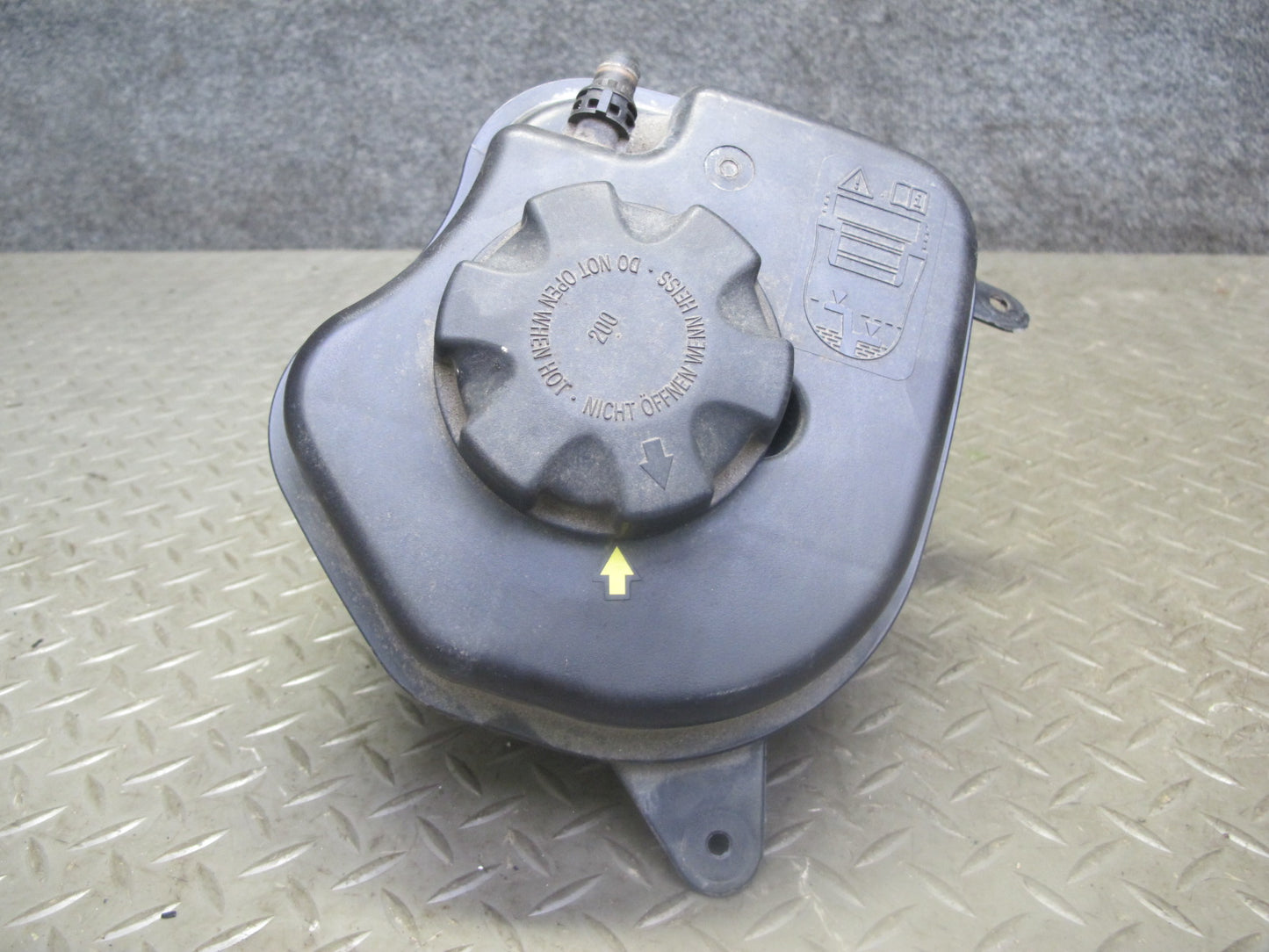 2014-2018 BMW F15 X5 Engine Coolant  Expansion  Overflow Reservoir Tank 7647290