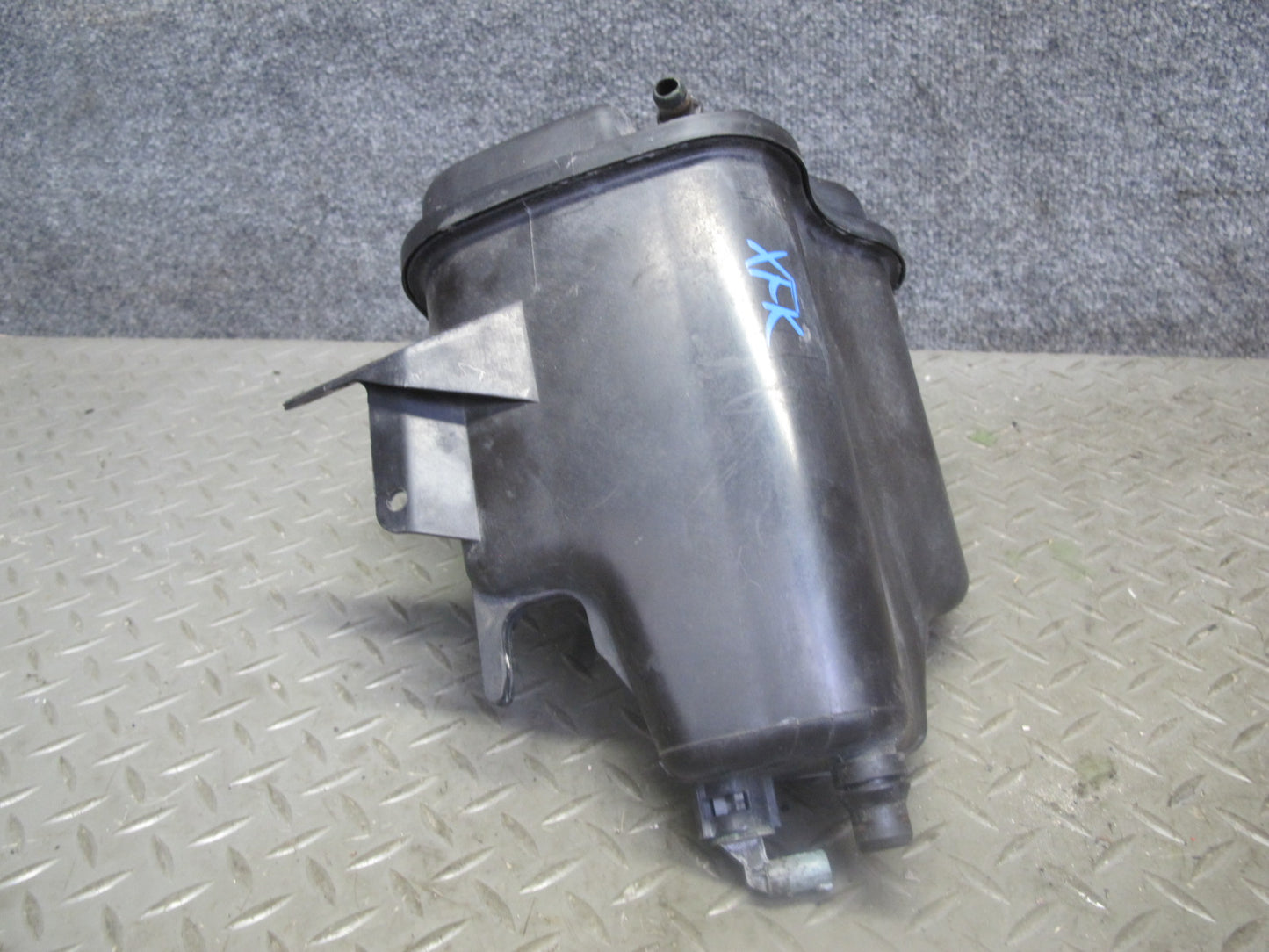 2014-2018 BMW F15 X5 Engine Coolant  Expansion  Overflow Reservoir Tank 7647290