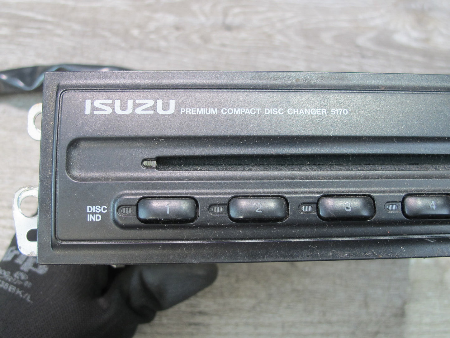 99-01 Isuzu Vehicross 6 Disc CD Changer Player 113001-5070 OEM