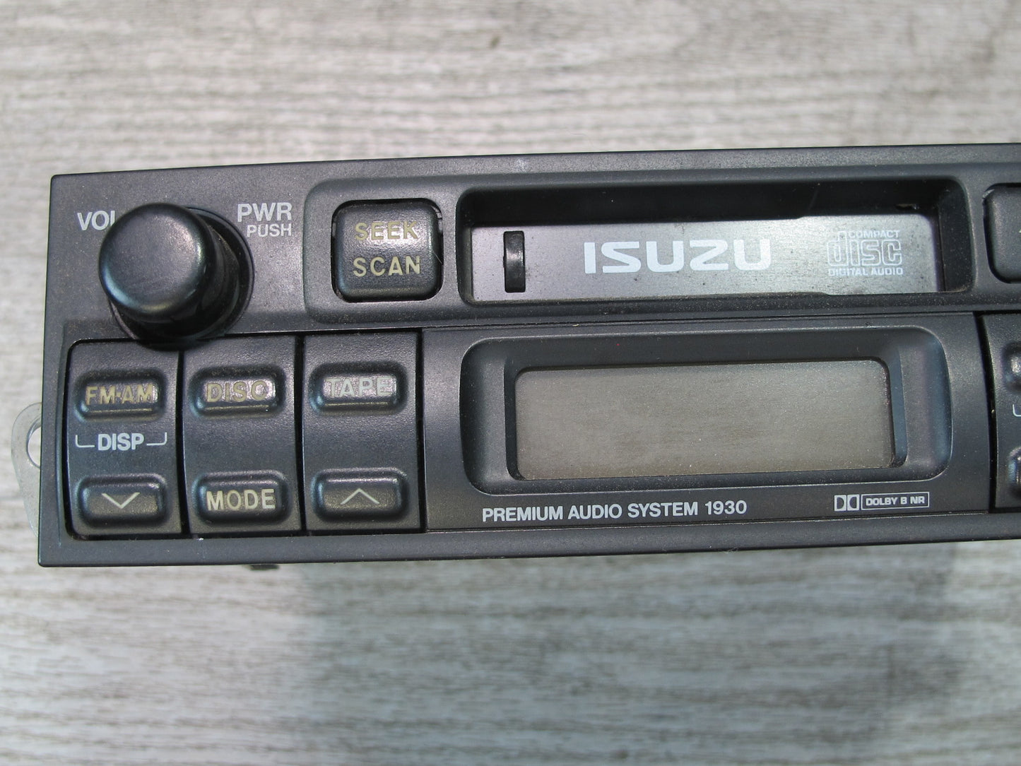99-01 Isuzu Vehicross AM FM CD Cassette Audio Radio Stereo Head Unit 1930 OEM