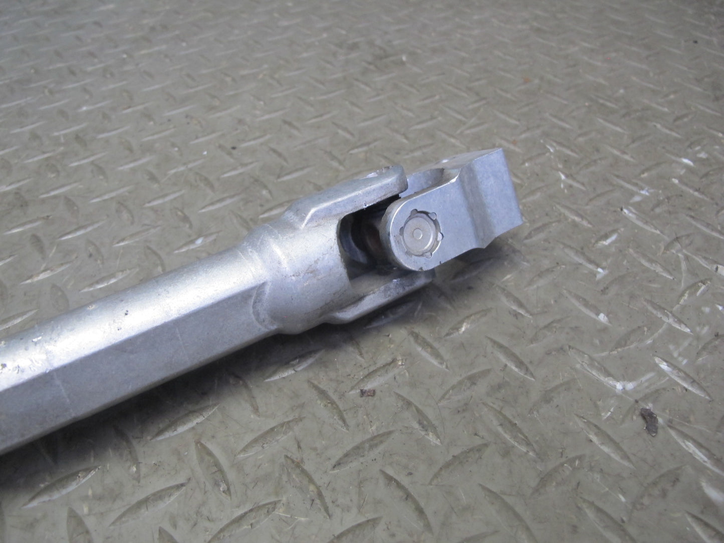 01-03 BMW E46 3-SERIES Lower Steering Column U Joint Linkage Shaft OEM