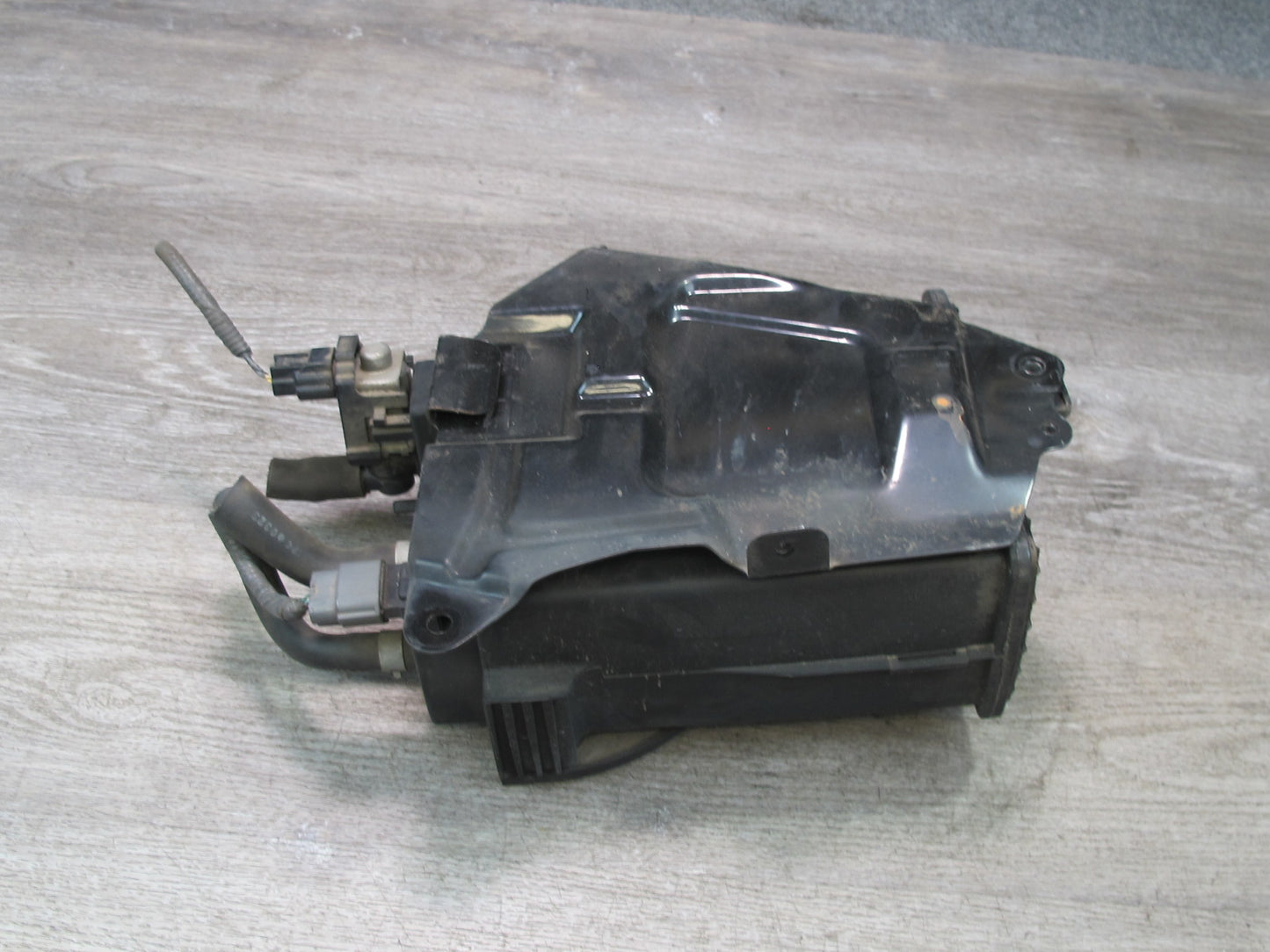 09-20 Nissan Z34 370Z Fuel Evap Vapor Charcoal Canister OEM