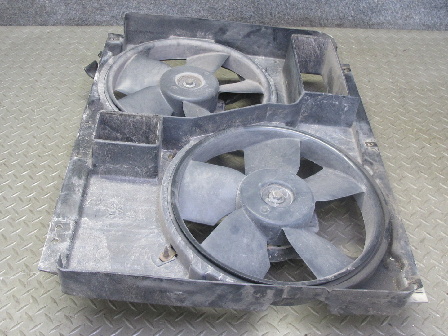 90-96 Chevrolet Corvette C4 5.7L Engine Radiator Cooling Fan Shroud Assembly OEM