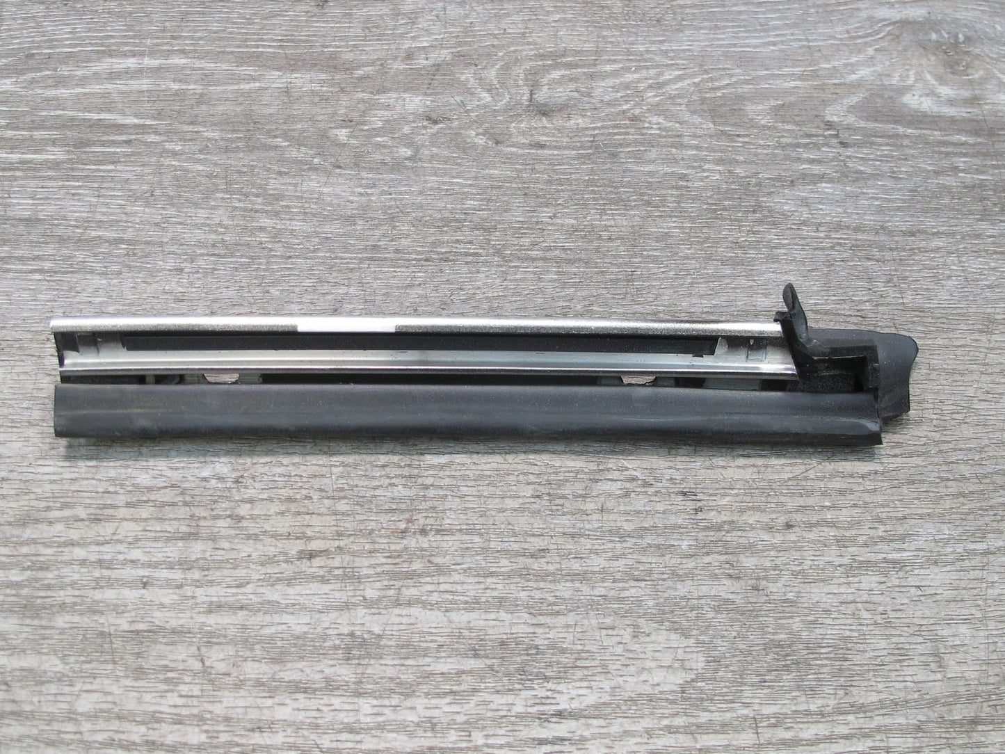 10-19 Nissan 370Z Conv Set of 6 Left & Right Side Roof Weatherstrip & Guide OEM