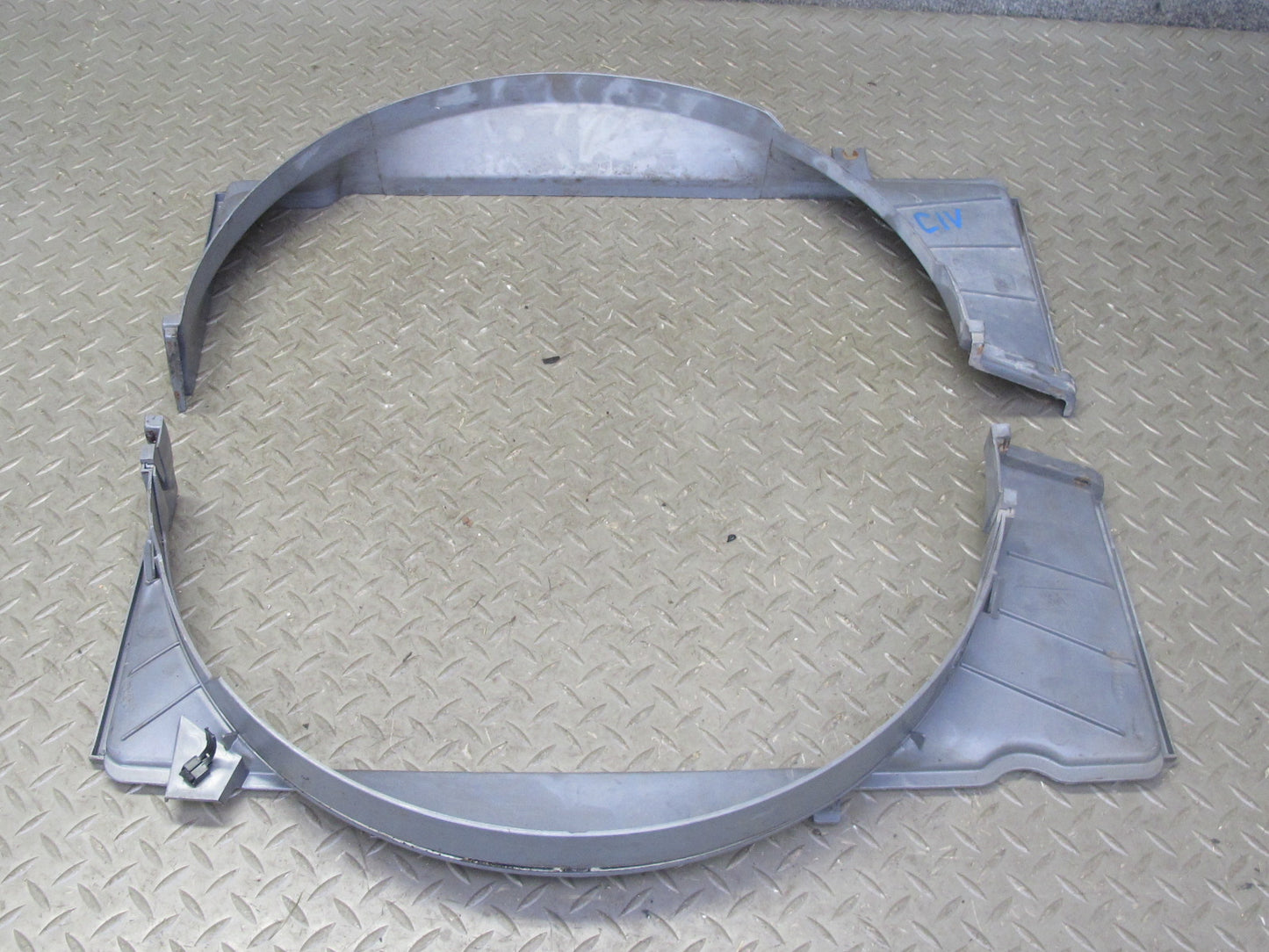 99-01 Isuzu Vehicross 3.5L Engine Radiator Cooling Fan Shroud OEM