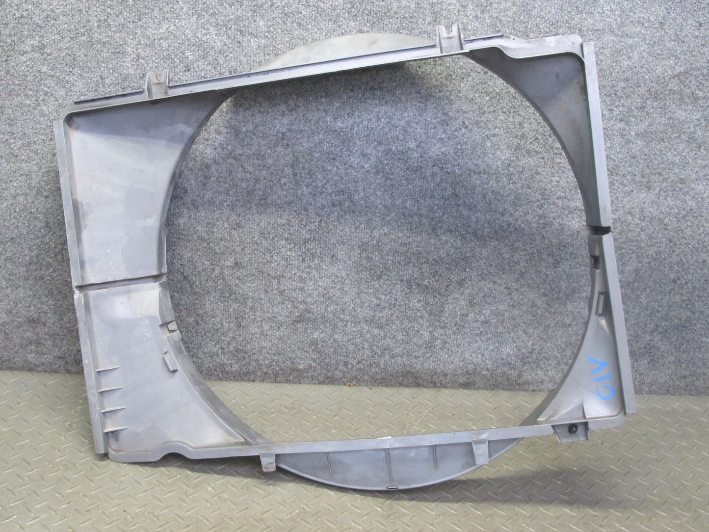 99-01 Isuzu Vehicross 3.5L Engine Radiator Cooling Fan Shroud OEM