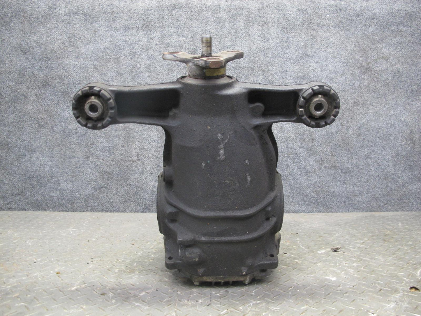 04-06 Lexus UCF30L LS430 Rear Differential Carrier 3.769 Ratio 139k Miles OEM