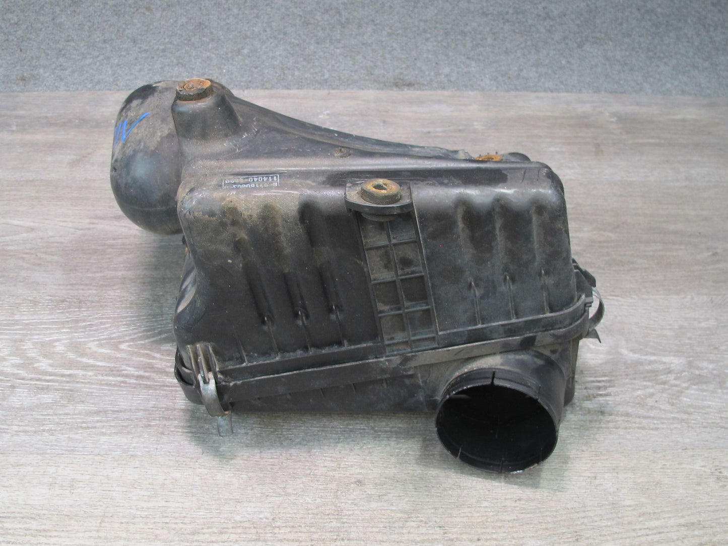 99-01 Isuzu Vehicross 3.5L Engine Air Intake Cleaner Filter Box 8971606030 OEM